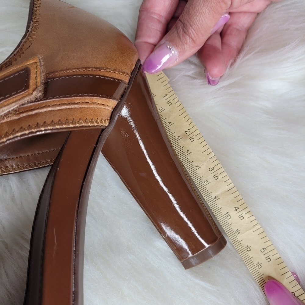 BCBG Brown Pump Heels - Picture 5 of 14